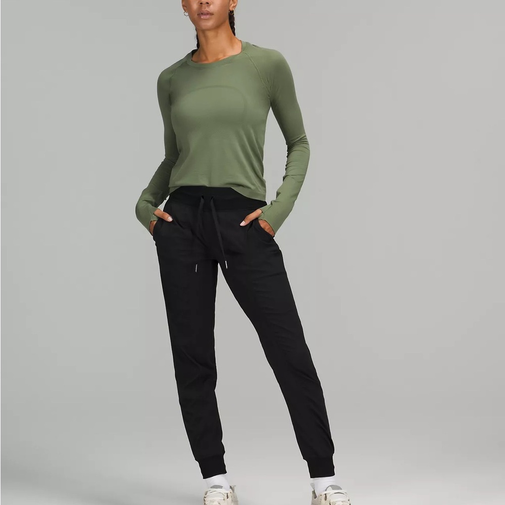 lululemon athletica | Black Straight Leg Pants
